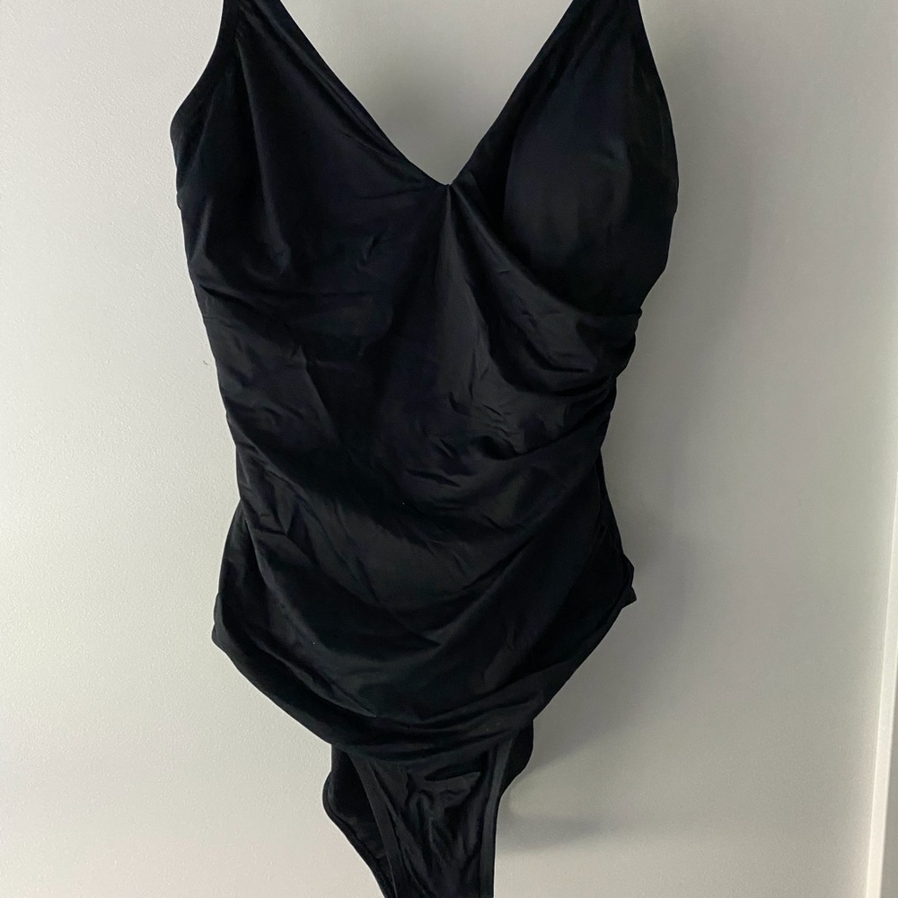 Cupshe Black V-Neck One-Piece Swimsuit